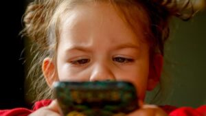 Read more about the article Co to jest fonoholizm i jak go wyleczyć?